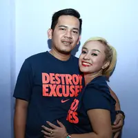 Tya Ladistya dan suami (Deki Prayoga/Bintang.com)