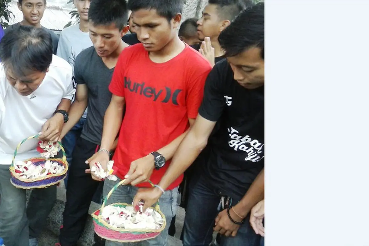 Ziarah ke makam Soeratin