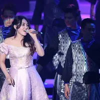 Kedepannya, ia berharap bisa melakukan yang terbaik lagi, dan terus belajar lebih baik lagi. Juga kariernya lebih bagus dan makin disayang oleh masyarakat. (Bambang E. Ros/Bintang.com)