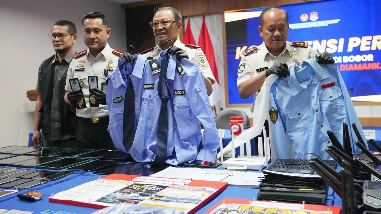FOTO: Imigrasi Bogor Bongkar Sindikat Penipuan Online Warga Jepang di Sentul