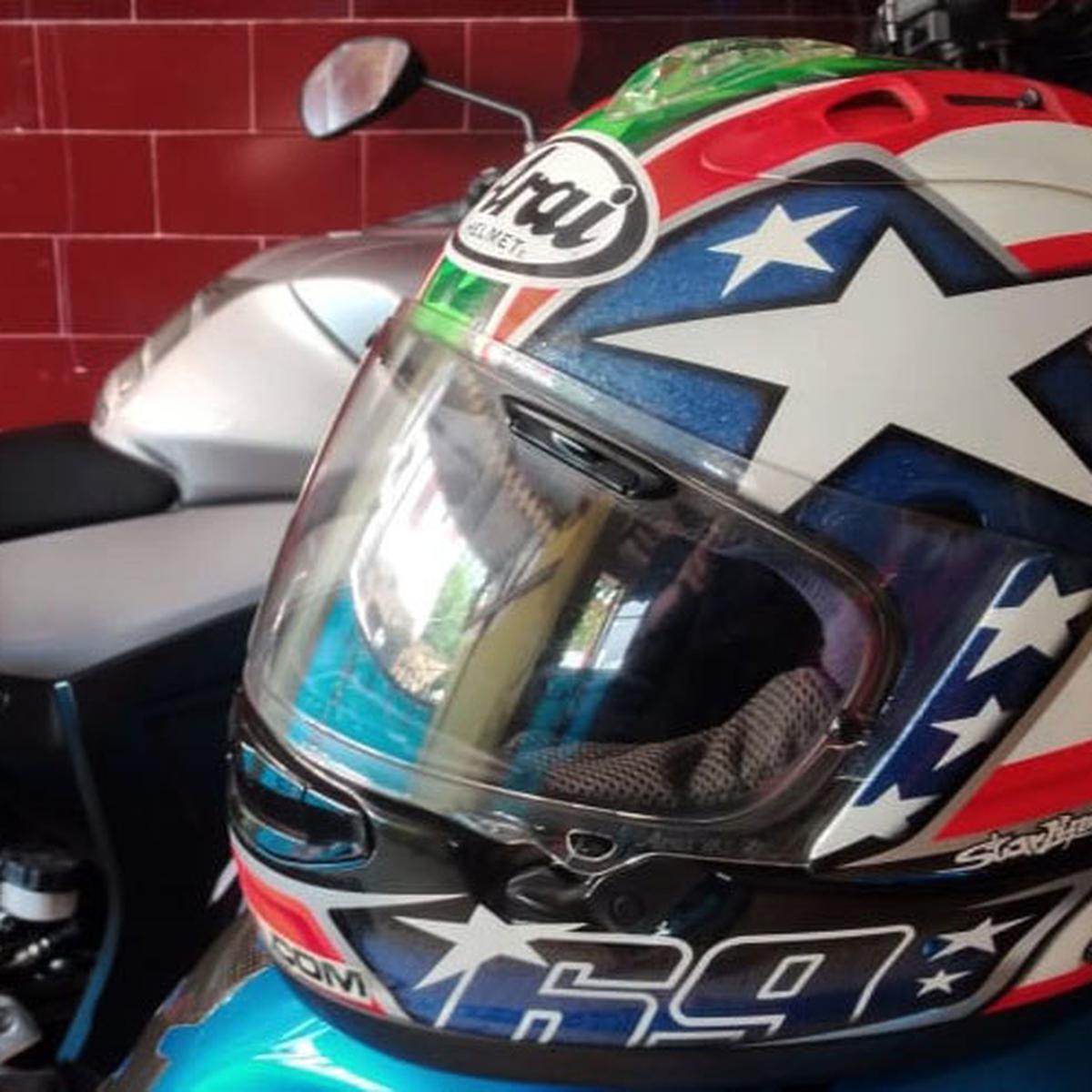 Jual helm arai discount bekas