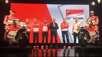 Ducati resmi memperkenalkan Jorge Lorenzo dan Andrea Dovizioso, serta meluncurkan motor Desmosedici GP17 di Bologna, Italia, Jumat (20/1/2017). (Bola.com/Twitter/Ducati Motor)