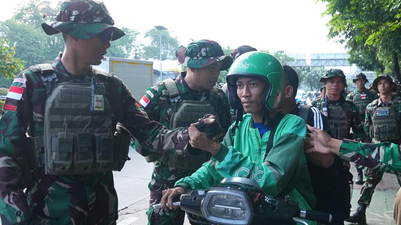 TNI AD Gelar Patroli Skala Besar