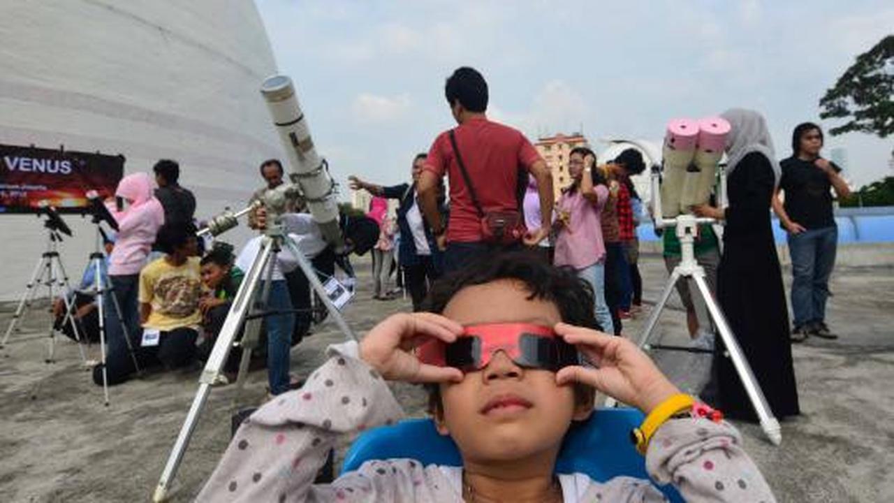 Lihat Venus, warga Jakarta padati Planetarium