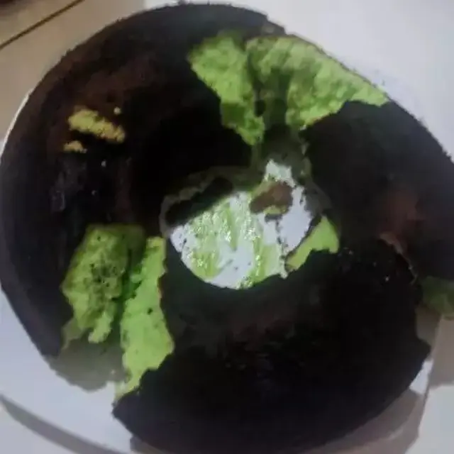 6 Potret Kue Bolu Gagal Ini Bikin Elus Dada, Enggak Bisa Jadi Takjil Berbuka