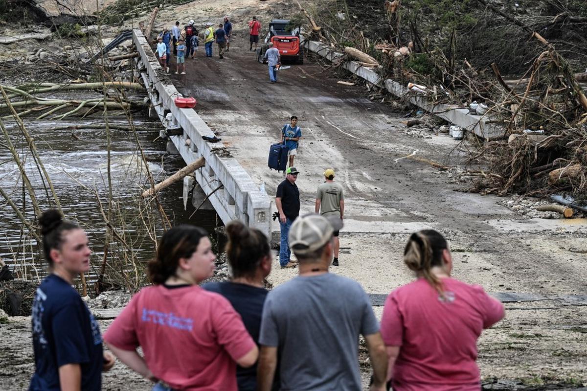 Banjir Bandang Terjang Texas