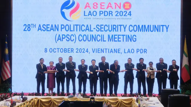 Menlu RI Retno Marsudi bersama Menko Polhukam RI Hadi Tjahjanto menghadiri Pertemuan Tingkat Menteri untuk Pilar Politik-Keamanan ASEAN (APSC) di Vientiane, Laos pada Selasa (8/10/2024). (Dok. Kemlu RI)