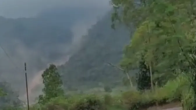 Viral Gunung Ranaka Longsor, Begini Penjelasan Bupati Manggarai