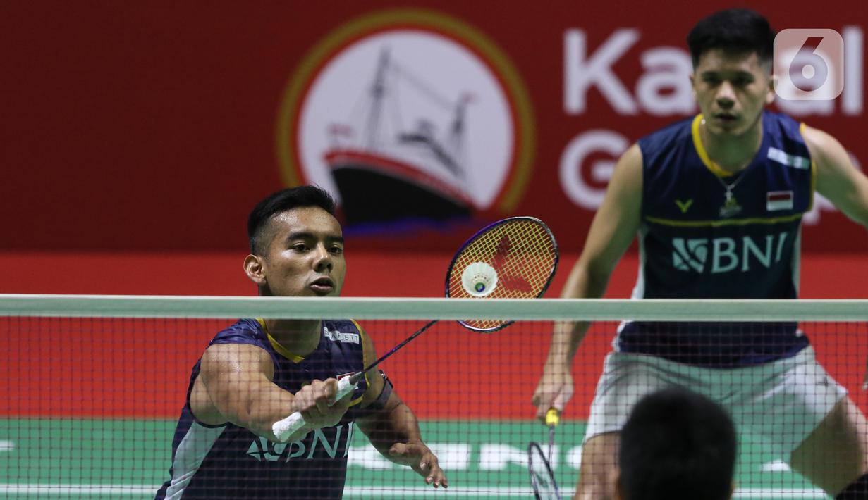 Pramudya Kusumawardana/Yeremia Rambitan tidak tinggal diam. Mereka memetik enam angka beruntun untuk balik memimpin 15-14.  (Liputan6.com/Helmi Fithriansyah)