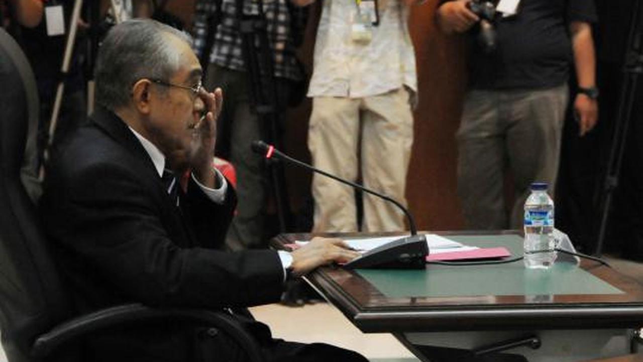 Hakim Achmad Yamanie jalani sidang