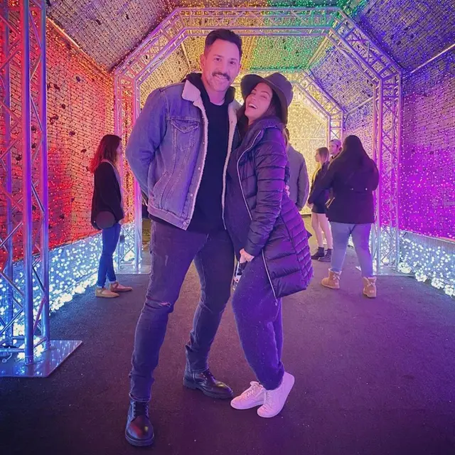 Momen kemesraan Jenna Dewan dan Steve Kazee selama berpacaran hingga akhirnya bertunangan pada Selasa (18/02/2020).