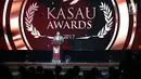 Kepala Staf TNI Angkatan Udara (Kasau) Marsekal TNI Hadi Tjahjanto memberikan sambutan dalam acara KASAU Award di Jakarta, Sabtu (25/11). KASAU Award merupakan ajang untuk para jurnalis dalam pemberitaan TNI AU. (Liputan6.com/Angga Yuniar)