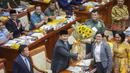 Sebelumnya, kedatangan Menteri Pertahanan Prabowo Subianto disambut hangat seluruh anggota Komisi I DPR. (merdeka.com/Arie Basuki)