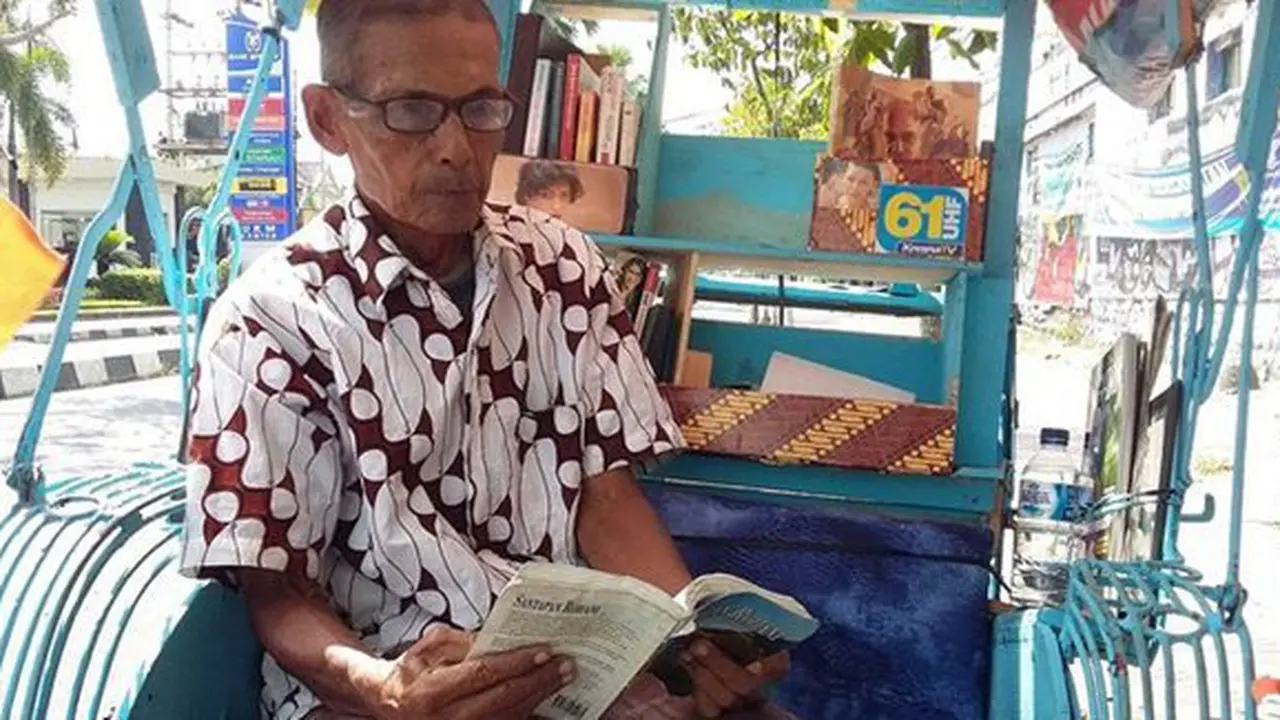Buku adalah jendel dunia, maka dari itu sangat perlu untuk membaca buku | Copyright merdeka.com/purnomo edi