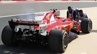Mesin mobil Ferrari Kimi Raikkonen bermasalah (Foto: Motorsport)