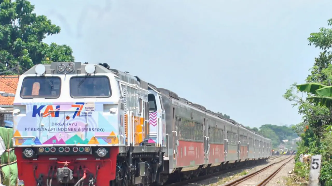 PT Kereta Api Indonesia (Persero) atau KAI memperingati hari ulang tahunnya yang ke-77 pada 28 September 2022.
