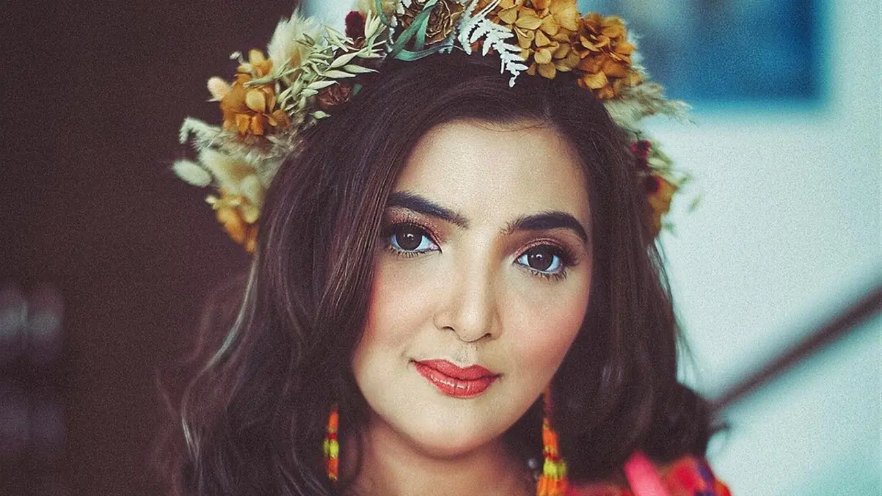 FOTO: Gaya Ashanty saat Pakai Busana Merah, Tampil Makin Elegan