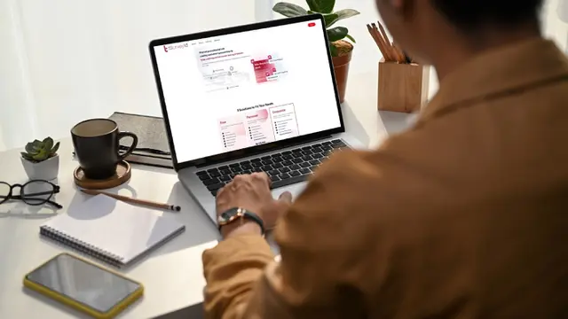 Telkomsel merilis hasil riset Survei Pemanfaatan Pasar Dagang Online (eCommerce) Paling Dipercaya dan Diandalkan oleh UMKM Indonesia 2022 melalui layanan survei digitalnya tSurvey.id (Dok. Telkomsel)