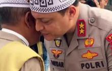 Momen Jenderal Polisi Keturunan Nabi Muhammad Datangi Pondok Pesantren, Beri Hadiah Mukjizat Terbesar Rasulullah