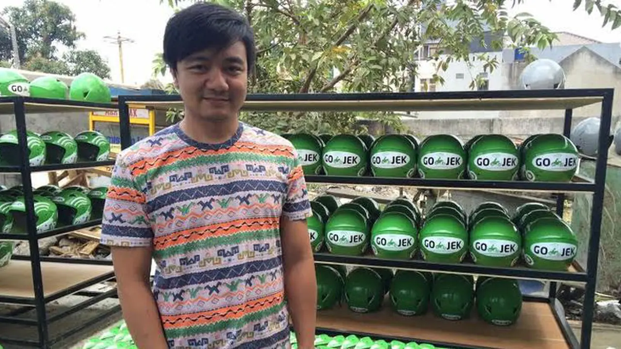 Helm GoJek Ternyata Buatan Anak Muda Bandung