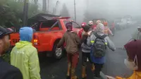 Kemensos mengerahkan Taruna Siaga Bencana (Tagana) untuk membantu Badan Nasional Penanggulangan Bencana (BNPB) dalam proses penanganan korban longsor di Pekalongan. (Foto: Humas Kemensos).