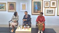 Wakil Menteri Kebudayaan RI, Giring Ganesha menghadiri Pameran The Hidden Treasures of Sudjana Kerton yang digelar di Art:1 New Museum Jakarta. (Foto: Dok. Tim Sanggar Luhur)