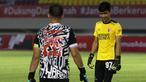 Penjaga gawang PSM Makassar, Hilman Syah, benar-benar tampil impresif kontra Persija Jakarta dalam leg kedua semifinal Piala Menpora 2021. Namun, ia harus menghadapi kenyataan bahwa Andritany yang menjadi pahlawan kemenangan Persija Jakarta. (Foto: Bola.com/Ikhwan Yanuar)