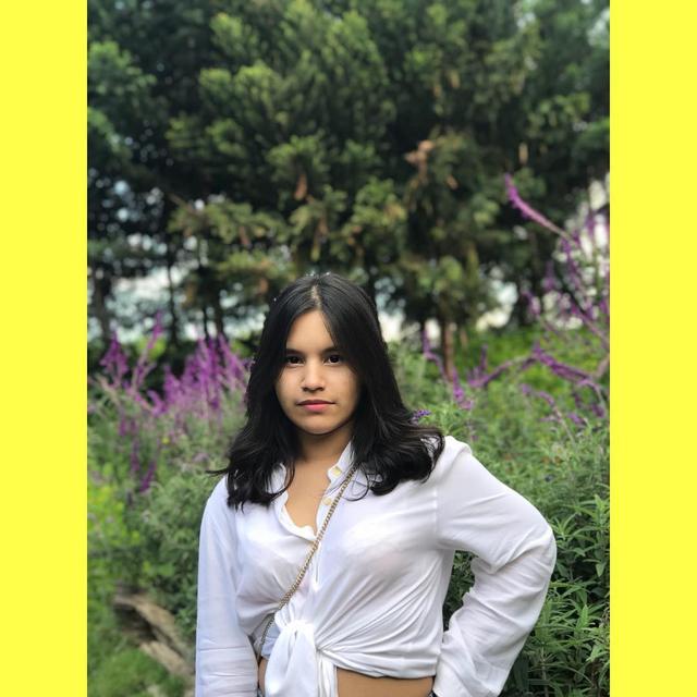 5 Potret Andleeb Rishi, Adik Angbeen Rishi yang Tak Kalah Cantik