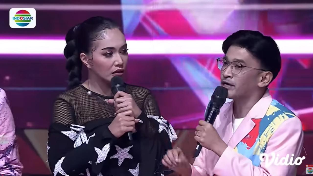 Denada tampak terlihat panik. Dia pun bertanya-tanya soal kondisi yang terjadi dengan Mita.<br>