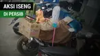 Berita video motor sport bek Persib Bandung, Jajang Sukmara, menjadi sasaran aksi iseng dari rekan-rekan setim dan ofisial. Seperti apa jadinya bentuk motor Jajang?