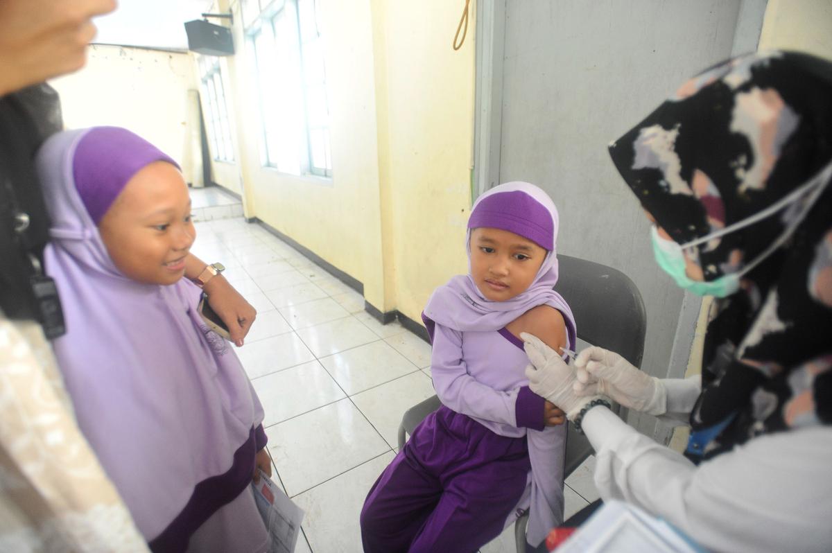 Bulan Imunisasi Anak Sekolah