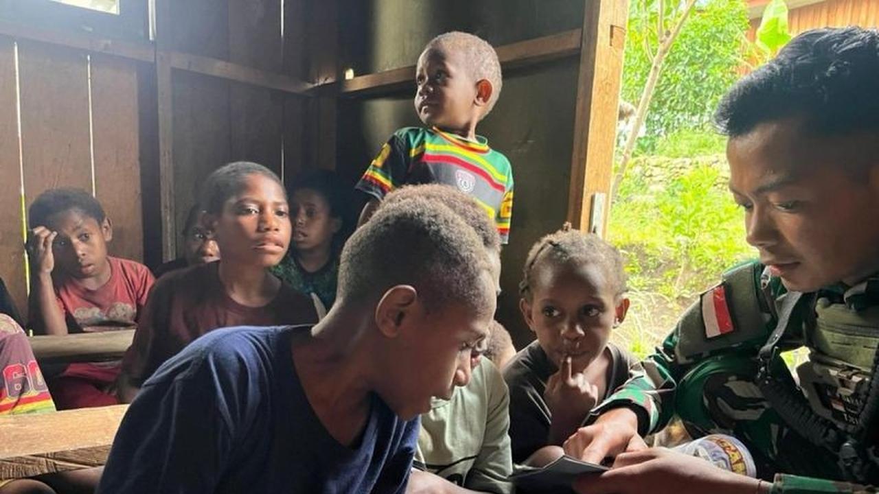 Prajurit TNI Yonif 511/DY Gagas "Rumah Baca Kanggime", Dorong Anak Papua Pedalaman Mahir Membaca