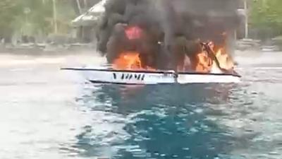 Detik-Detik Boat Snorkeling Terbakar di Bali, Turis Asing Panik Lompat ke Laut