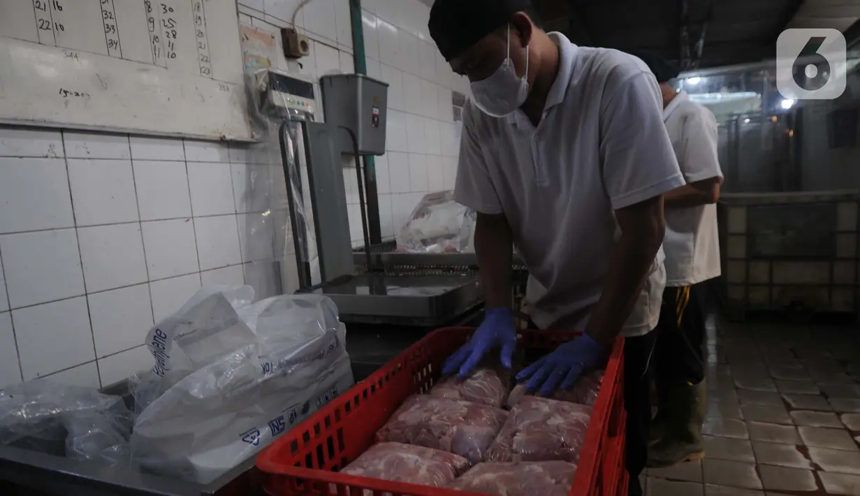 Kewajiban sertifikasi halal ini berlaku untuk seluruh lapisan usaha, baik yang berskala kecil, menengah maupun besar. (merdeka.com/Imam Buhori)