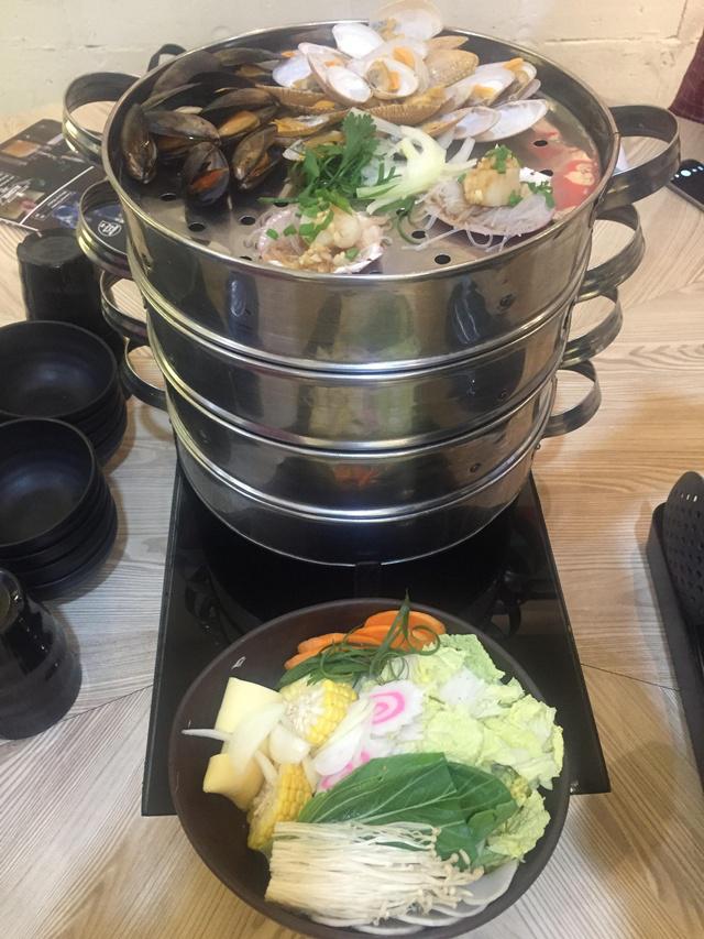 Selain rasanya yang nikmat, penyajian masakan khas Korea di restoran ini juga menarik/copyright Vemale.com/Anisha SP