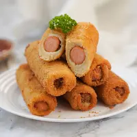 Ilustrasi roti tawar sosis./Copyright shutterstock.com/g/arissetya