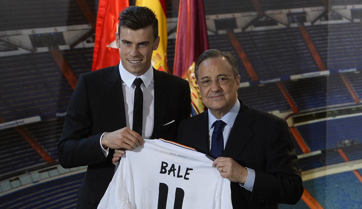 Gareth Bale. Sayap kanan asal Wales berusia 32 tahun ini didatangkan Real Madrid dari Tottenham Hotspur pada awal musim 2017/2018 dengan nilai transfer mencapai 101 juta euro atau setara Rp1,6 triliun. Spurs sendiri mendatangkan Gareth Bale dari Southampton pada awal musim 2007/2008 dengan nilai transfer 14,7 juta euro. Akhir musim 2021/2022 kontrak Gareth Bale bersama Real Madrid habis. (AFP/Pierre-Philippe Marcou)