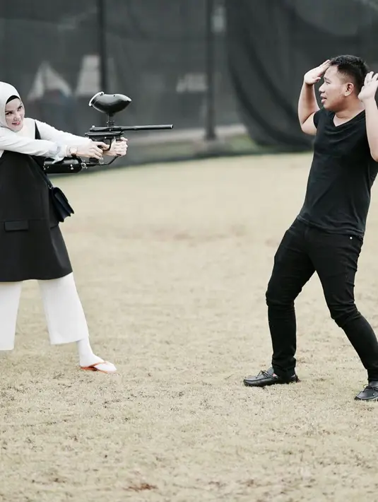 Agel Lelga dan Vicky Prasetyo