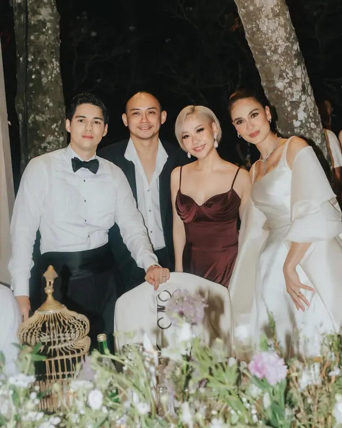 6 Potret BCL Kondangan Maxime Bouttier dan Luna Maya di Bali, Nyanyi Lagu Film Jumbo untuk Mempelai