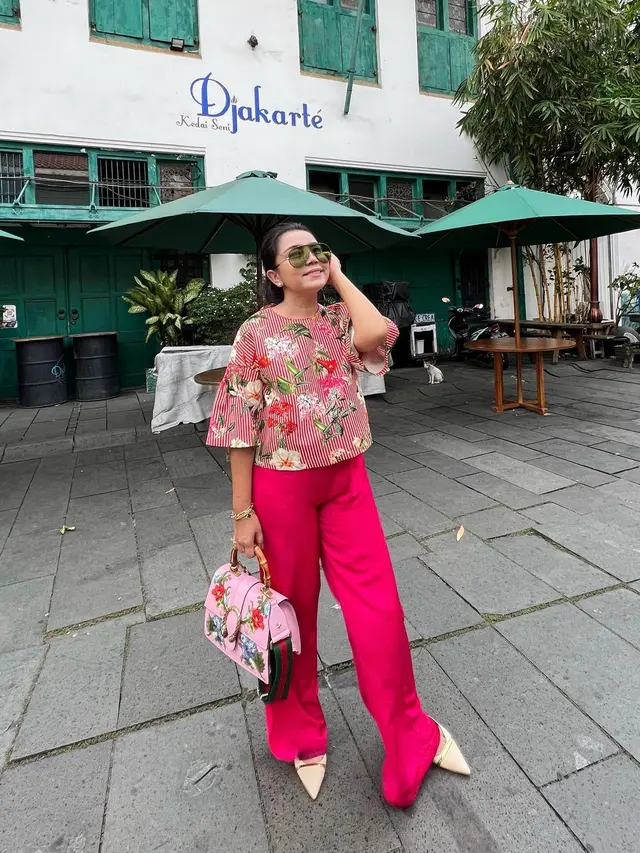7 Potret Gaya Mayangsari Tampil Stylish dengan Tas Mewahnya, Nuansanya Senada