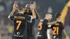 Pemain AS Roma, Romelu Lukaku, melakukan selebrasi bersama Lorenzo Pellegrini setelah mencetak gol ke gawang Frosinone pada laga pekan ketujuh Serie A 2023/2024 di Stadion Olimpico, Roma, Senin (02/10/2023). AS Roma menang dengan skor 2-0. (Alfredo Falcone/LaPresse via AP)