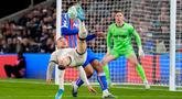West Ham hanya puas meraih satu poin saat bertandang ke markas Crystal Palace dalam laga lanjutan Liga Inggris di Selhurst Park, London, Inggris, Senin (20/04/2026) waktu setempat. (AP Photo/Jordan Pettitt)
