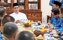 Sejak Pukul 6 Pagi, Mentan Amran Pimpin Rapat Penyaluran Bantuan Pangan untuk Bencana Aceh, Sumut, dan Sumbar