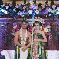 Hengky Kurniawan dan Sonya Fatmala gelar resepsi pernikahan. (Galih W. Satria/bintang.com)