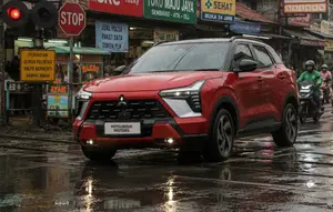 Hal yang Harus Dilakukan Sebelum Mobil Melintasi Rel Kereta
