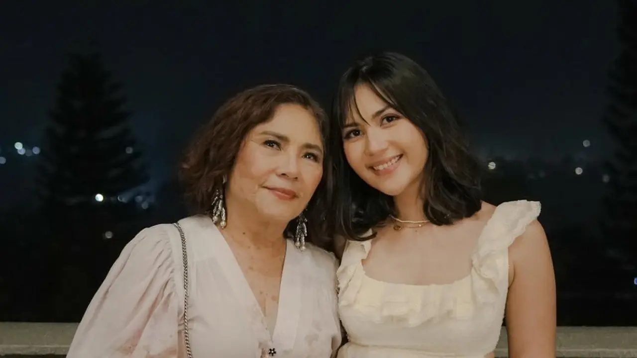 Jessica Mila Rayakan Ulang Tahun Sang Ibunda ke-70. [@jsmila]