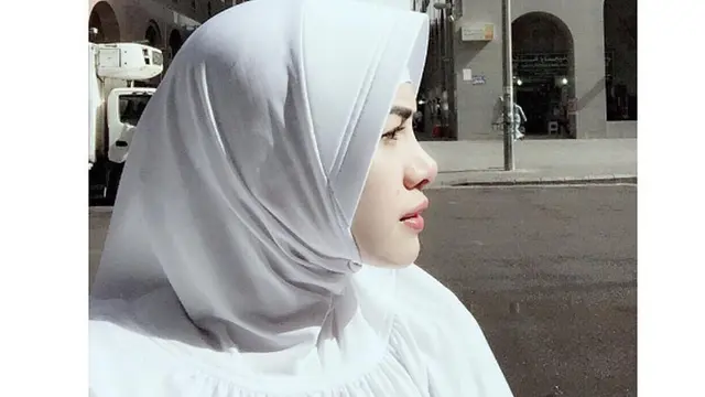 Nikita Mirzani Bengkak-bengkak Usai Jalani Umrah
