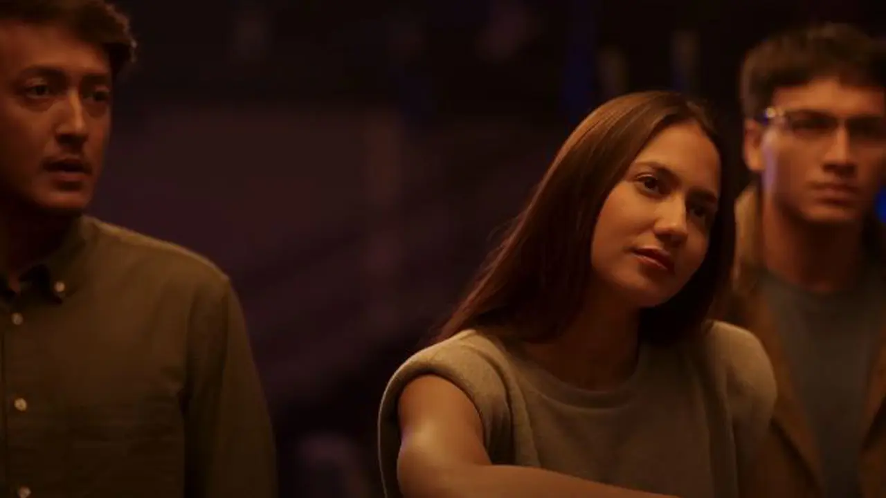 Sri Asih Rilis Official Trailer, Tampilkan Aksi Perdana Pevita Pearce Perankan Karakter Superhero