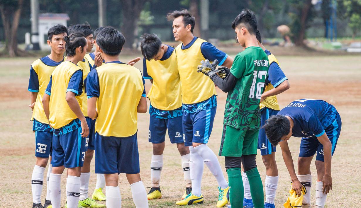 Kompetisi Liga AYO Jakarta 2019 kian memanas, para klub terbaik akan bertarung memasuki babak final tiga divisi. (Dokumentasi Liga AYO 2019)