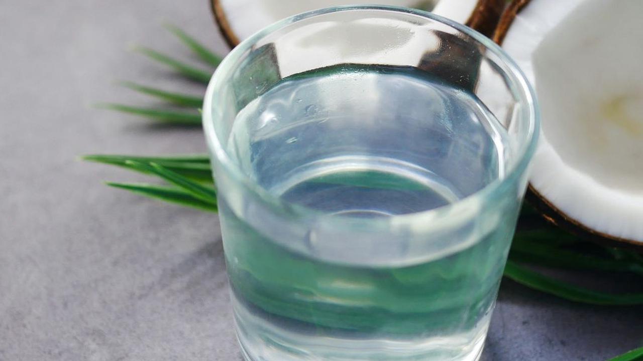 Tak Hanya Menyegarkan, Ini Manfaat Air Kelapa untuk Kesehatan